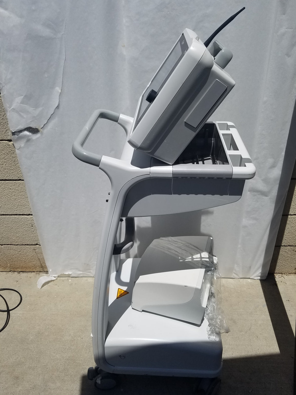 Invivo Expression 865214 MRI Patient Monitoring System Monitor With Cart Ref 453564156991