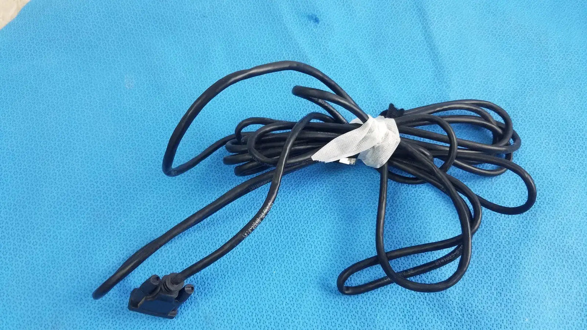 Reuse Medical 72-100696-01 Rev A0 DB9 Male to RJ45 Console Cable Medical Cables & Cords, second-hand product photo 1
