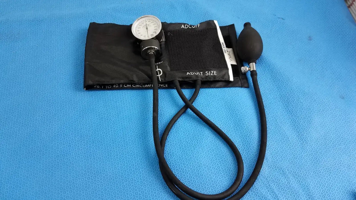 Reuse Medical ADC Latex-Free Adult Size Sphygmomanometer Blood Pressure Monitor Other Healthcare, Lab & Dental, second-hand product photo 1