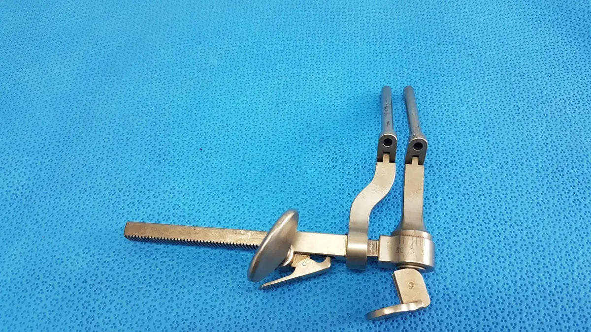 Reuse Medical Adjustable Cervical Distractor Right with Ratchet – Surgical Spine Tool Surgical & Orthopedic Instruments, second-hand product photo 1