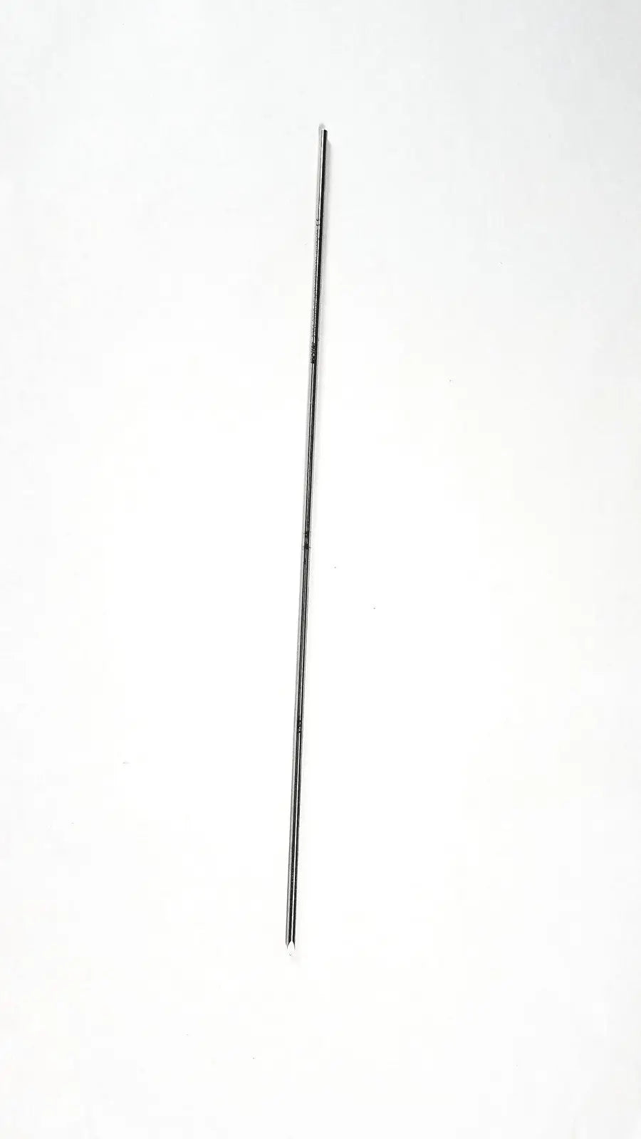 Aesculap maryland dissecto insert featuring a sleek black metal needle with fine point for laparoscopic use
