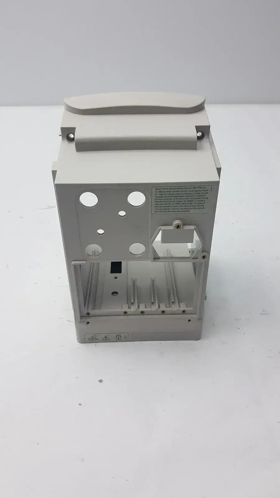 Alaris PC Model 8015 Monitor Body Infusion Pump Part, as-is (for parts) product photo 9