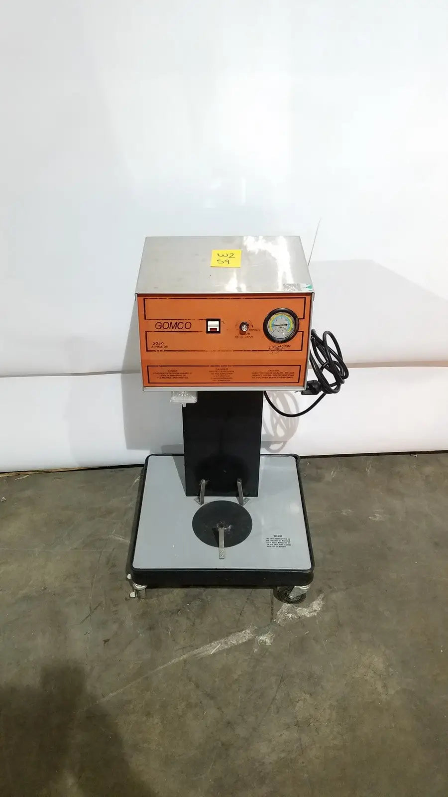 Reuse Medical Allied Healthcare Gomco 3040 Aspiirator Other Medical, Lab & Dental Supplies, as-is (for parts) product photo 1