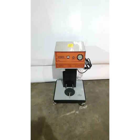 Reuse Medical Allied Healthcare Gomco 3040 Aspiirator Other Medical, Lab & Dental Supplies, as-is (for parts) product photo 1
