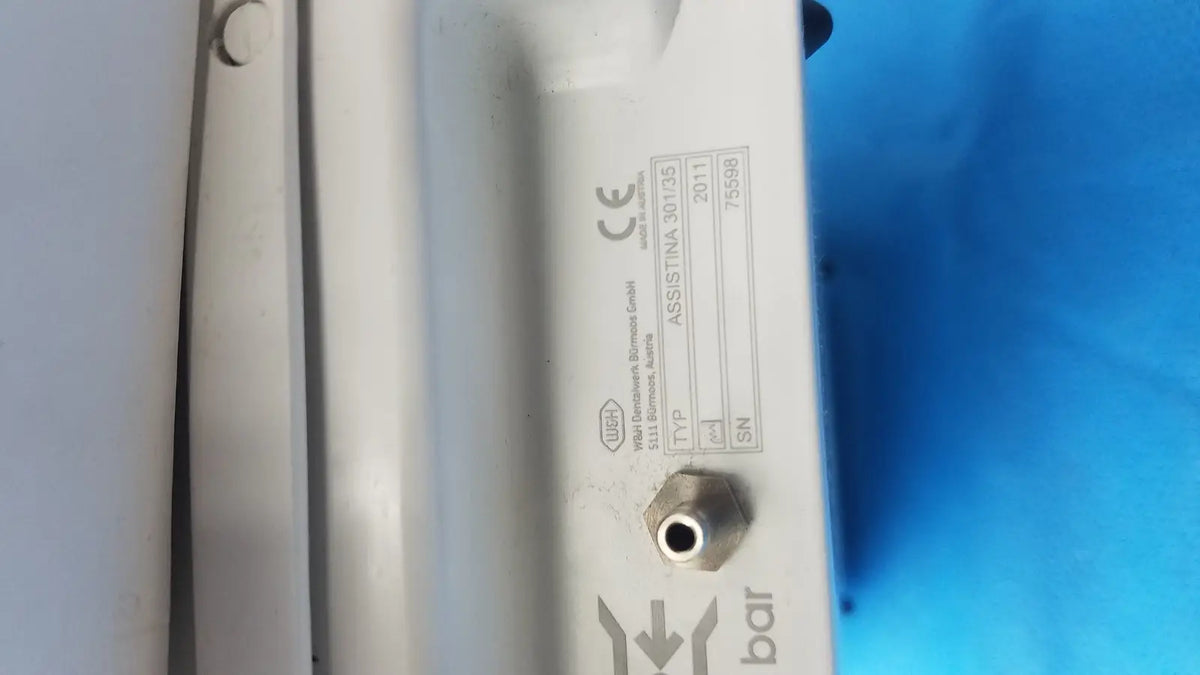 White plastic industrial air compressor with metal threaded port and ce label for assistina 301 plus dental lubrication cleaning system