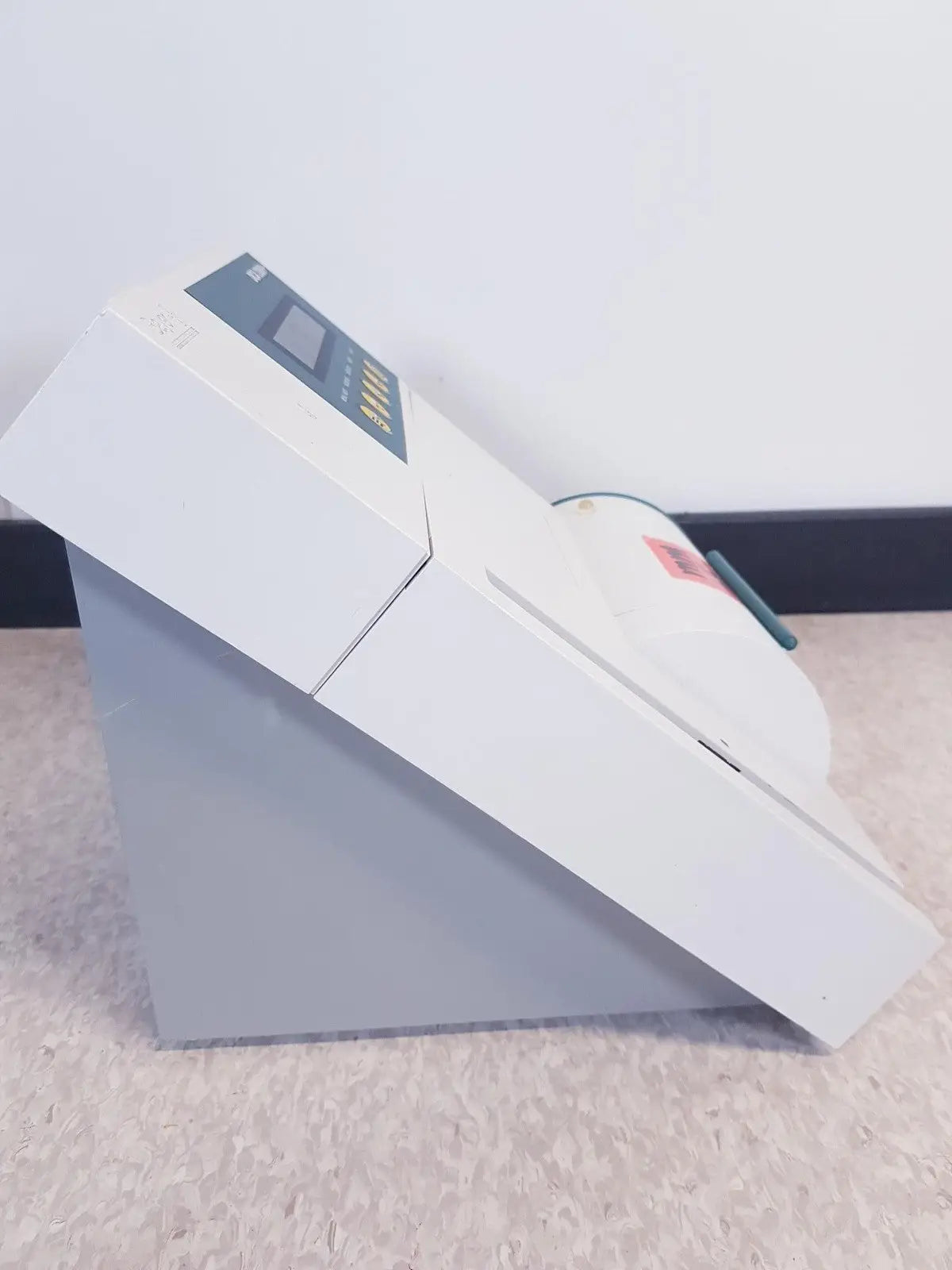 White and gray bayer dca 2000+ analyzer ref laboratory centrifuge with digital display panel for reuse medical use