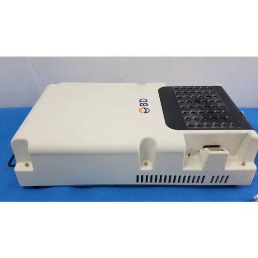 Becton Dickinson & Company BD Prewarm Heater Ref 442950 Prewarm Heater, second-hand product photo 2