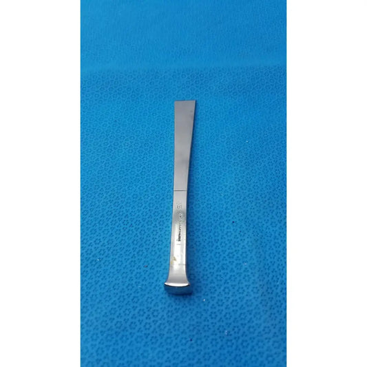 Reuse Medical Benn Stainless Surgical Instrument 18M Surgical & Orthopedic Instruments, second-hand product photo 1
