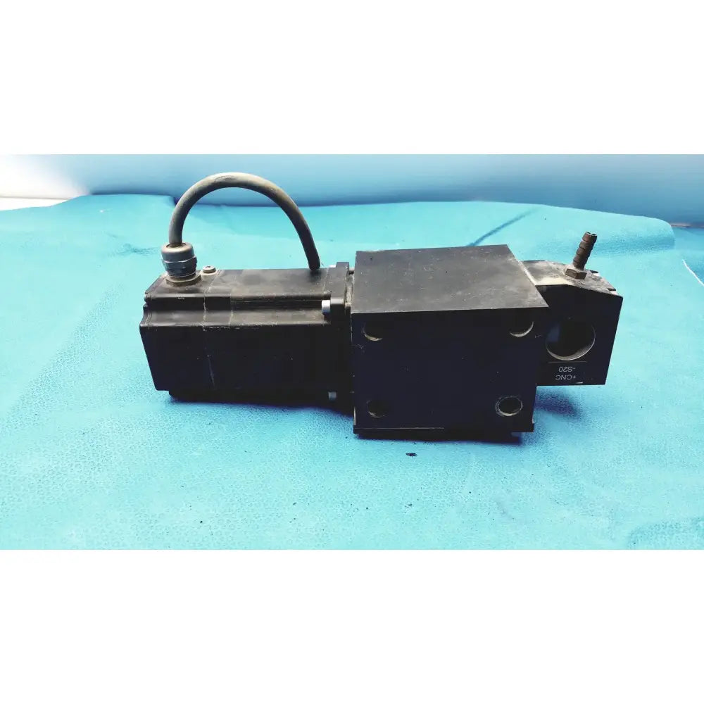 Reuse Medical BERGER LAHR VRDM3910/50LNBOO Stepper Motor Assembly 4Nm Medical MMRight Servo Motors, as-is (for parts) product photo 1