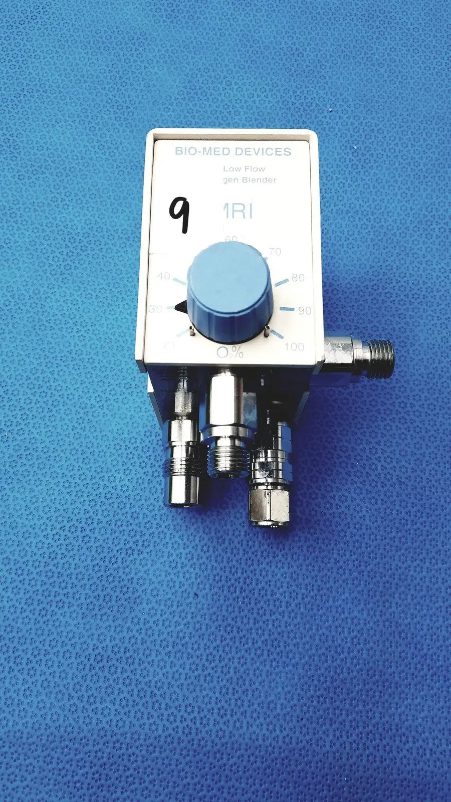 Reuse Medical Bio-Med Devices 2001 Air/Oxygen Blender for Medical Respiratory Gas Mixing Medical Cables & Cords, second-hand product photo 1