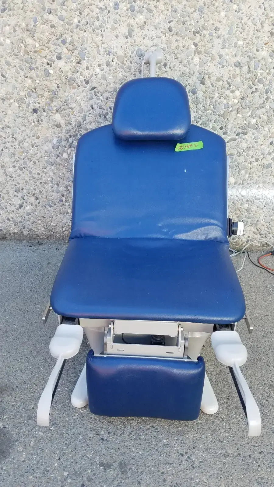 Reuse Medical Brewer Power Exam Chair with Foot Switch – 60 Hz Examination & Operation Tables, second-hand product photo 1