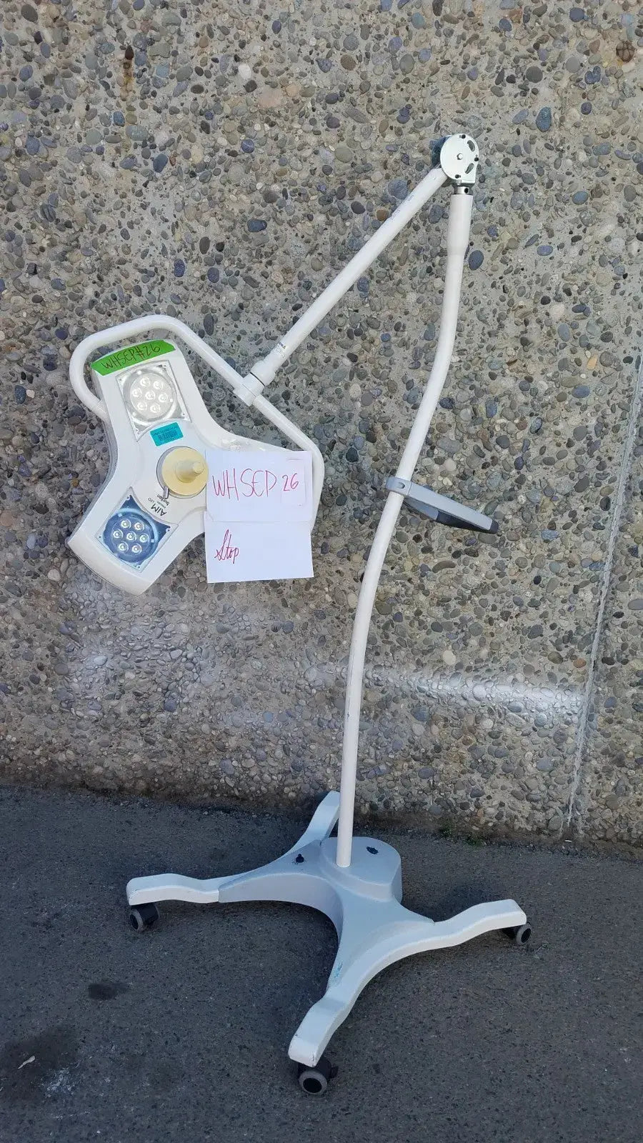 Reuse Medical Burton Surgical Light - Floorstand, Model ALEDFL Other Medical & Lab Equipment, second-hand product photo 1