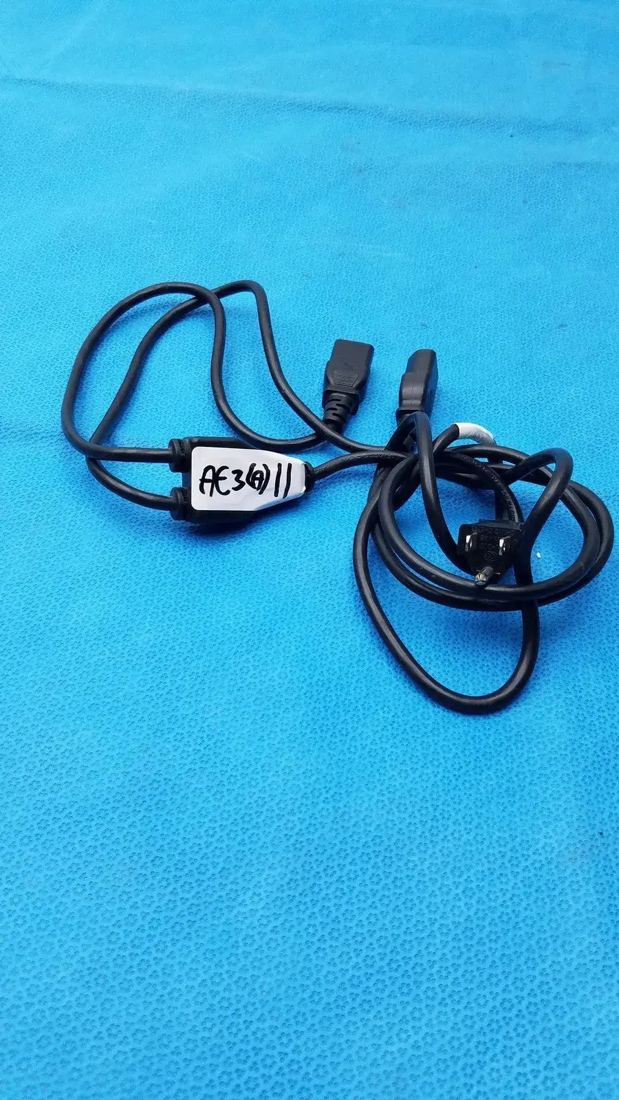 Reuse Medical Ching Cheng EL-701A NEMA 5-15P to Dual C13 Y-Splitter Power Cord Power Cables & Connectors, second-hand product photo 1