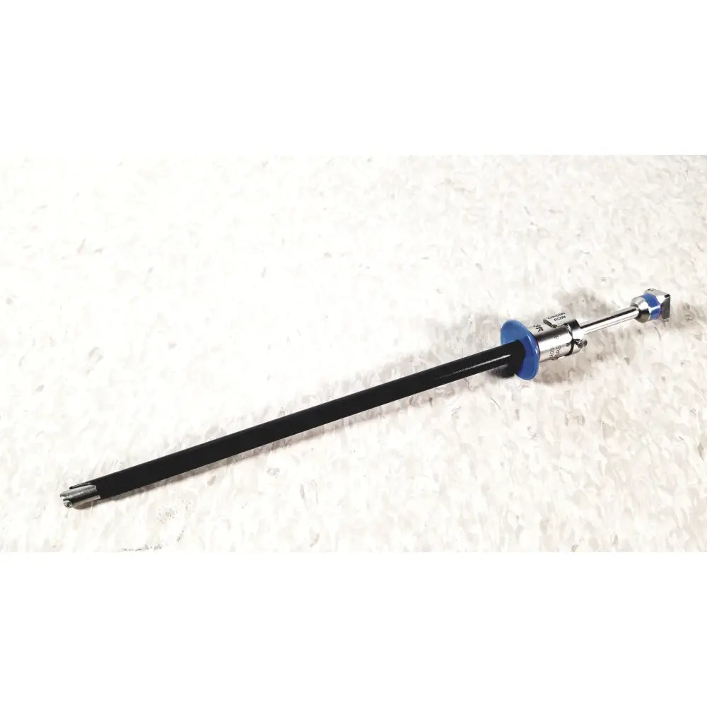 Black and blue circon acmi sheath with metallic tip and handle for surgical use in esrs-28 with etor-28 obturator