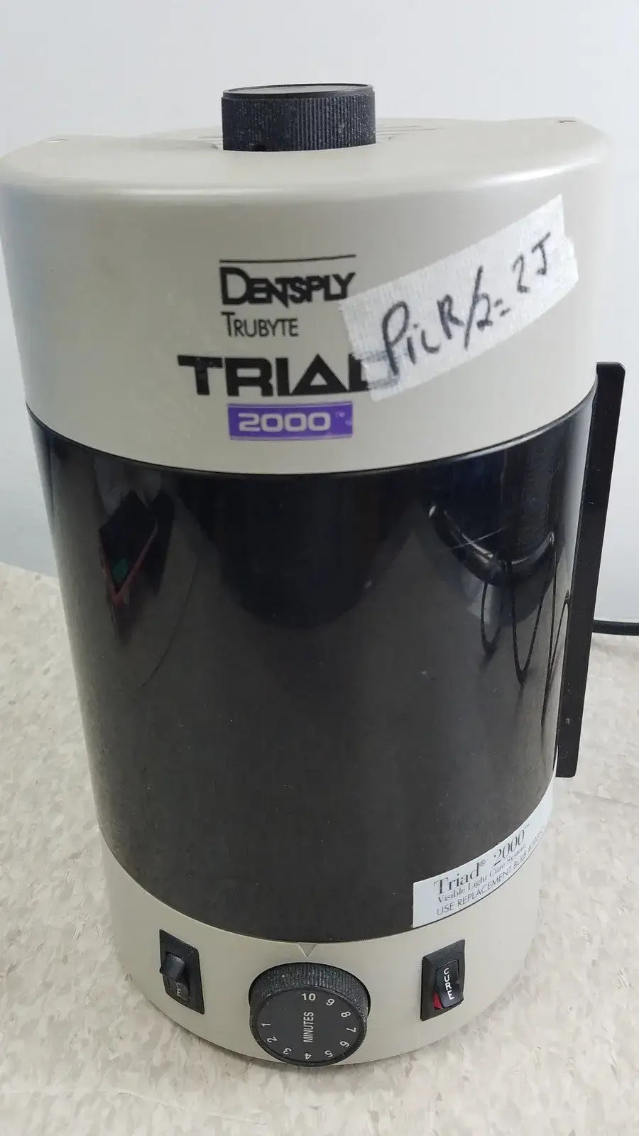 Reuse Medical Dentsply Trubyte Triad 2000 Visible Light Cure System Other Medical & Lab Equipment, second-hand product photo 1