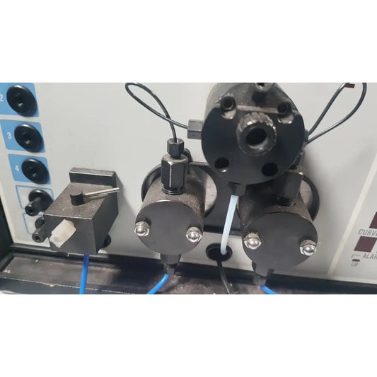 Dionex Basic Chromatography Module CHB Chromatography Module, as-is (for parts) product photo 2