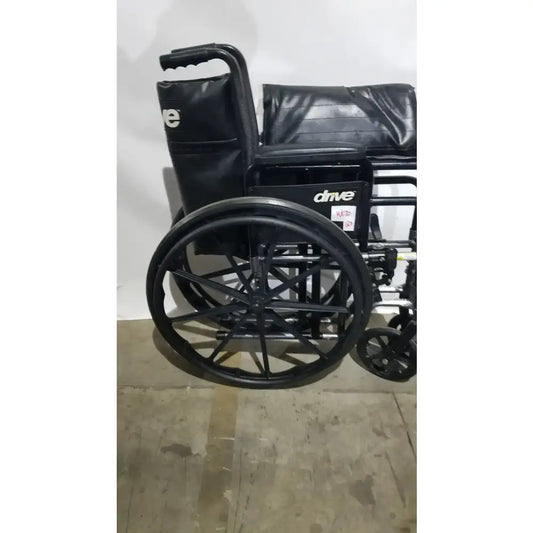 Reuse Medical Equipment Drive Medical Silver Sport 2 Folding Wheelchair Lightweight Black Cushion Seat Wheelchairs, second-hand product photo 2