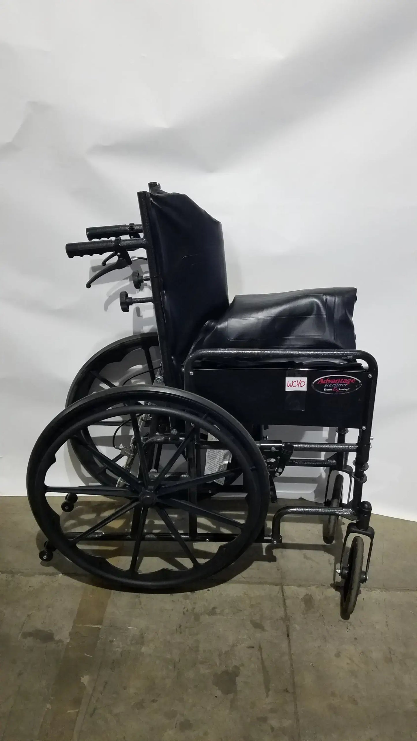 Reuse Medical Equipment Everest & Jennings Advantage Recliner Folding Manual Wheelchair Wheelchairs, second-hand product photo 27