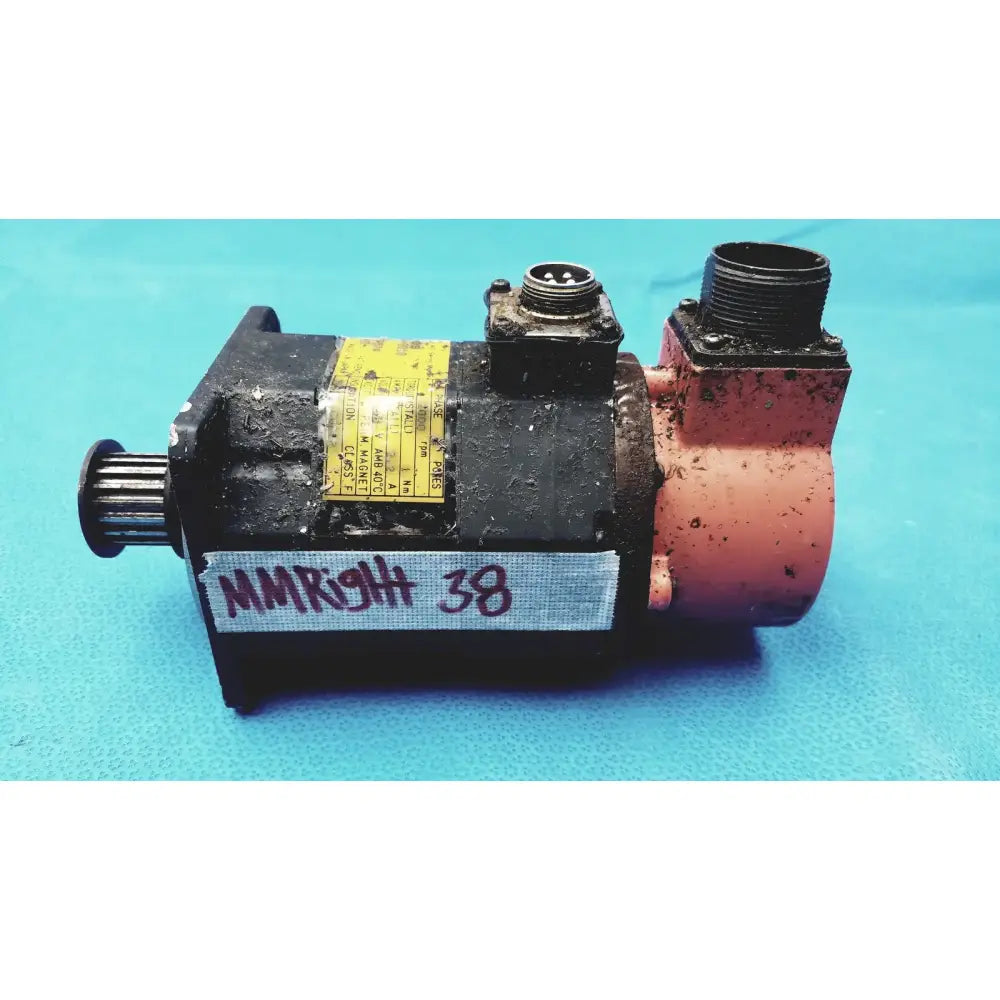 Reuse Medical Fanuc A06B-0310-B002 AC Servo Motor - Model 2-0S 4-Pin & 17-Pin Connector Servo Motors, as-is (for parts) product photo 1