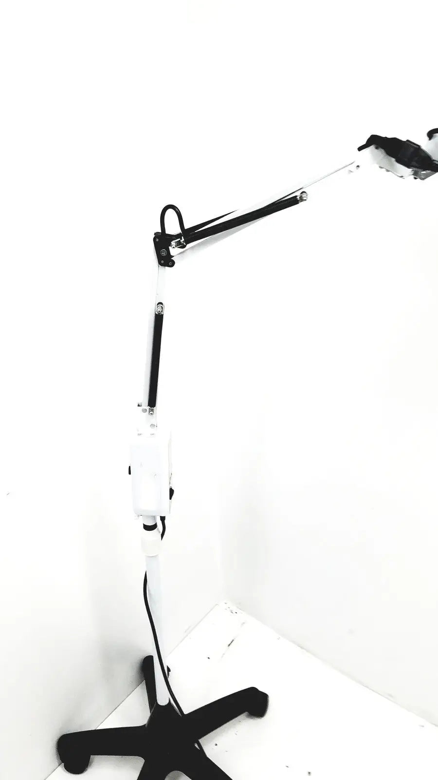 Adjustable white and black heat tdp lamp infrared tall with articulated arm and swivel rolling stand tested and working