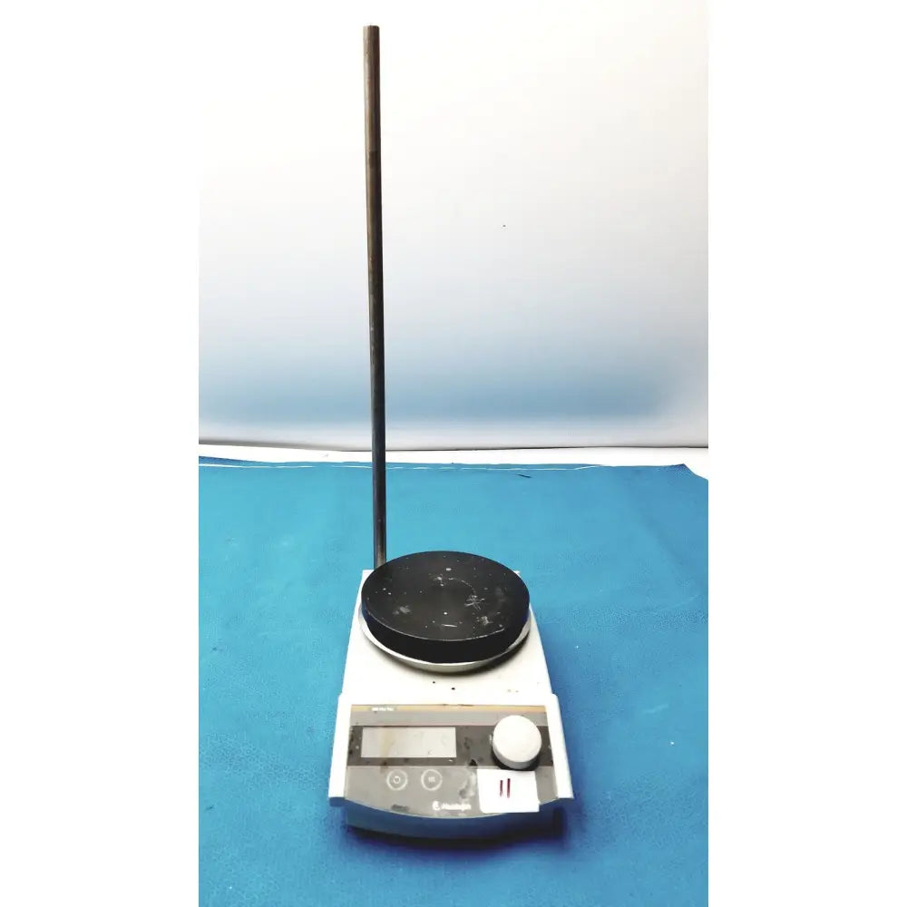 White heidolph mr hei-tec magnetic stirrer hotplates with black heating surface and tall metallic rod pt1000 sensor