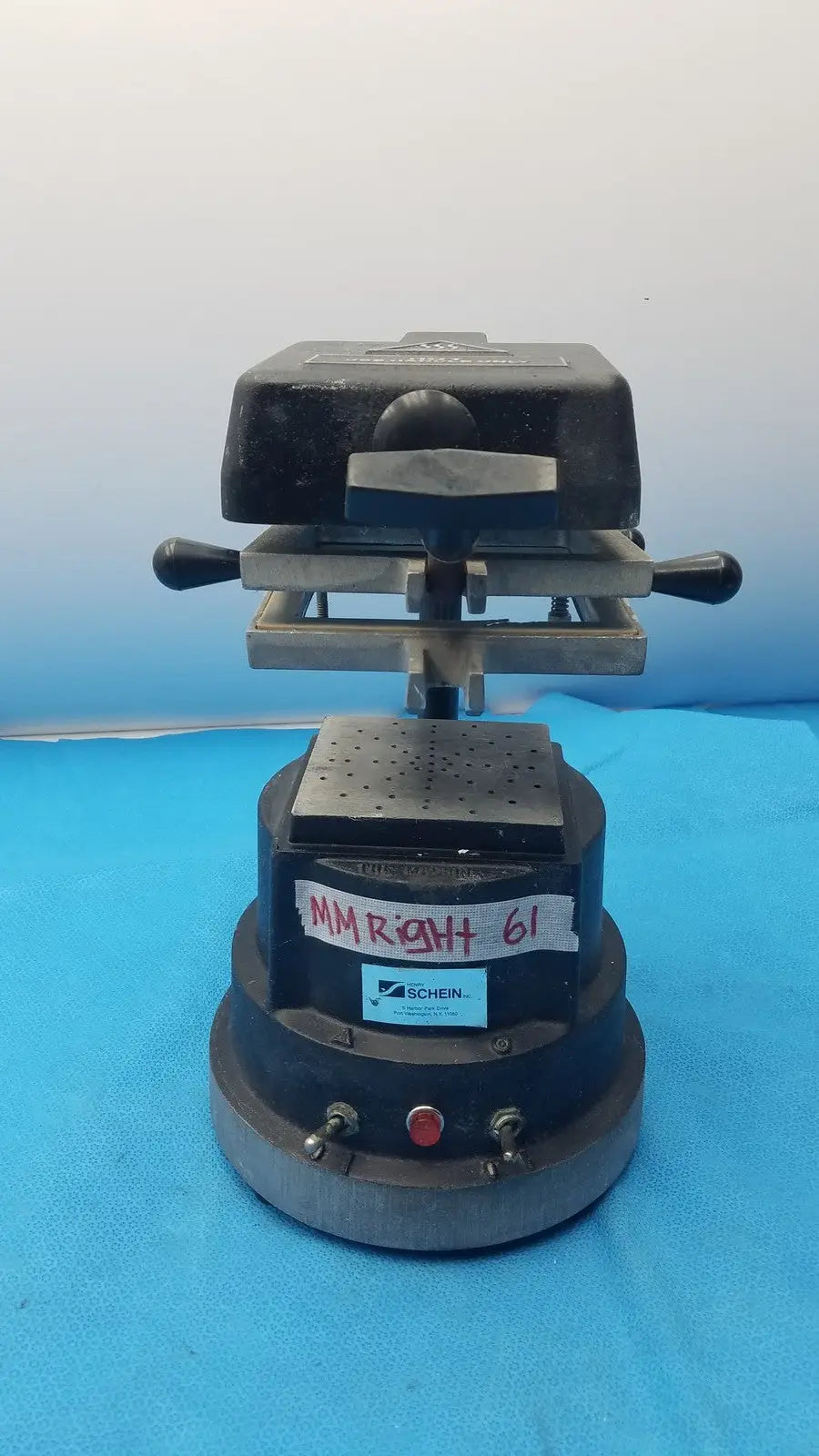 Reuse Medical Henry Schein Vacuum Forming Machine Model-101 Other Medical & Lab Equipment, second-hand product photo 1