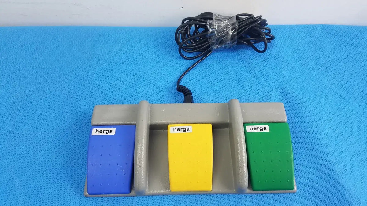 Reuse Medical Herga 6221-0048 Triple Multifunction Footswitch Pedal 9-Pin Serial Connector Foot Pedals, second-hand product photo 1