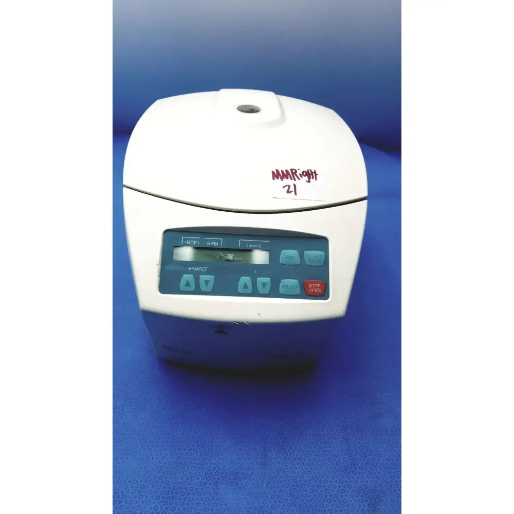 Reuse Medical Hettich Zentrifugen EBA 200 Clinical Laboratory Equipment REF-1800-01 Other Medical & Lab Equipment, second-hand product photo 1