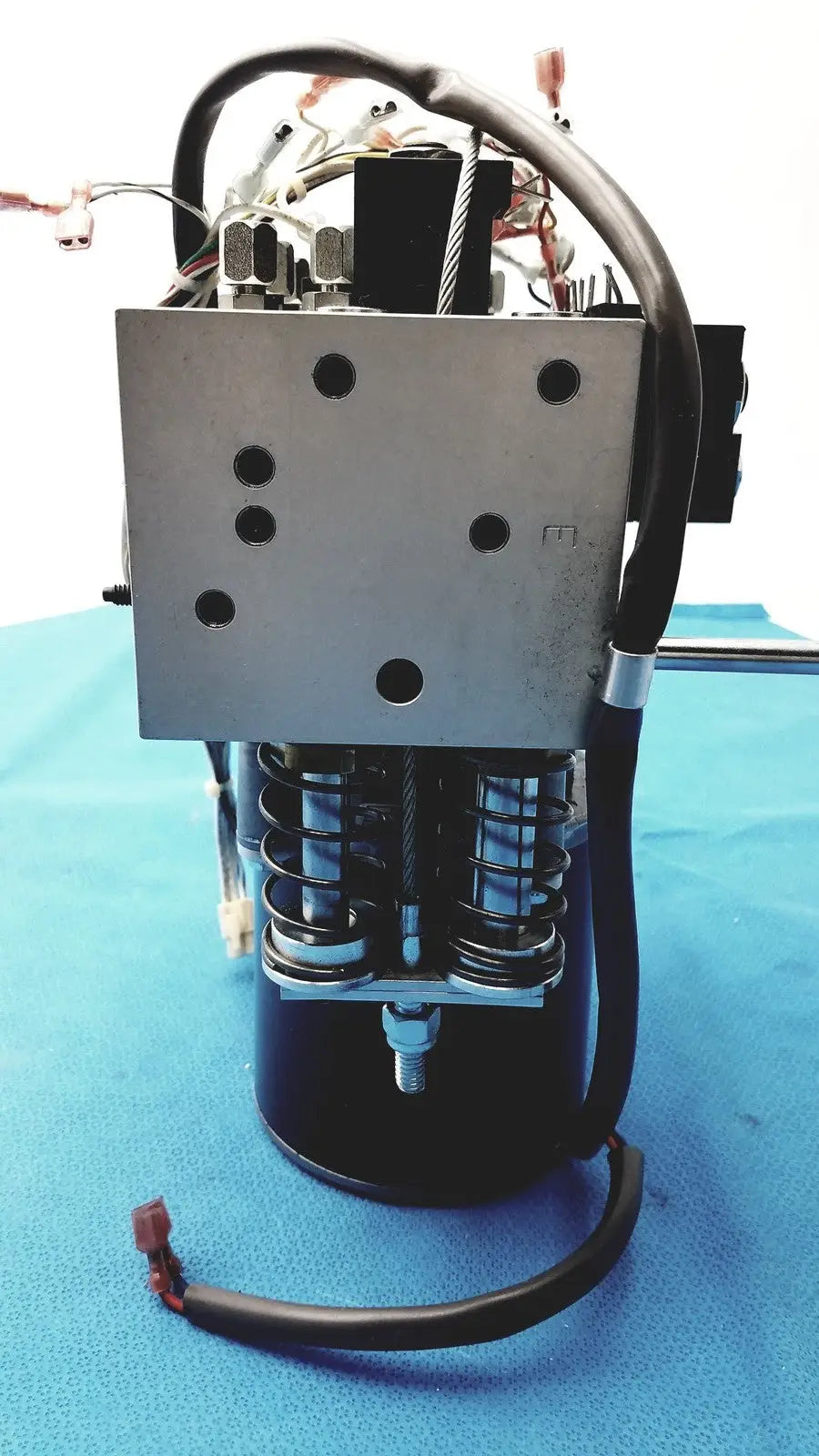 Industrial hydraulic cylinder with metallic housing black body and springs for hill-rom totalcare bed hydraulic power unit