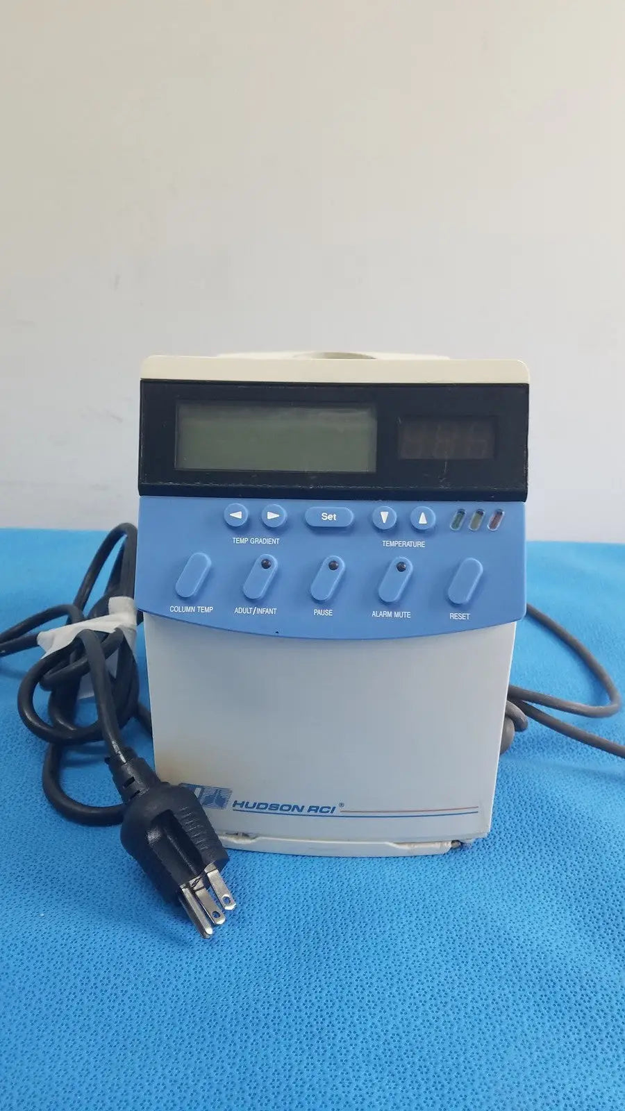 Reuse Medical Hudson RCI Concha Therm IV Heated Humidifier Other Electrical Equipment & Supplies, as-is (for parts) product photo 1