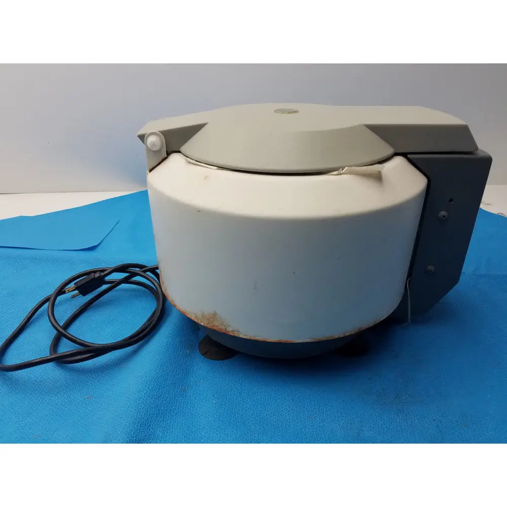 IEC Centra CL2 Benchtop Centrifuge Benchtop Centrifuge, second-hand product photo 7