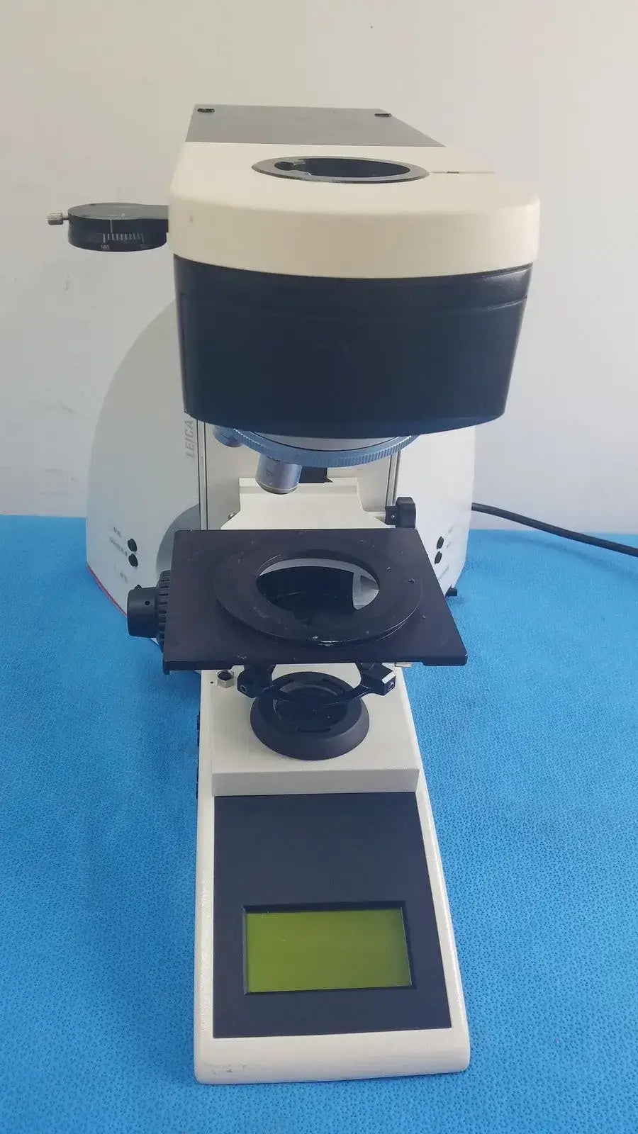 Reuse Medical Leica DM4000 Material Analysis Microscope System Microscopes, as-is (for parts) product photo 1