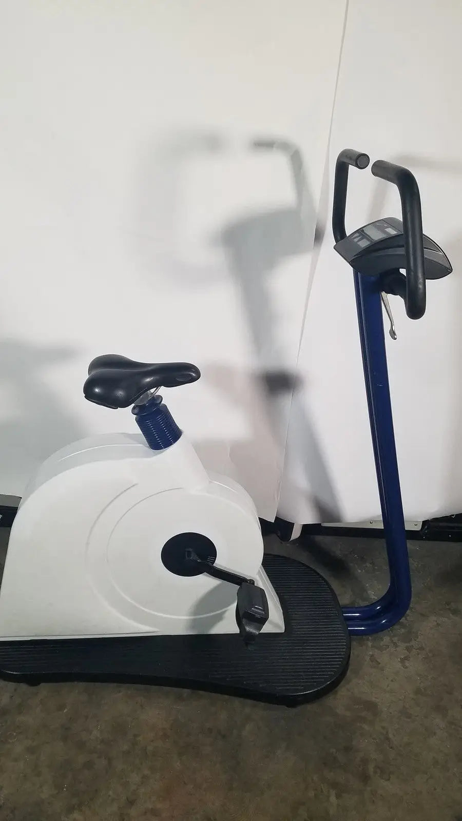 Reuse Medical Lode Corival 912900 Ergometer Stress Test Ecg Ekg Diagnostics Cycle Other Medical & Lab Equipment, as-is (for parts) product photo 1