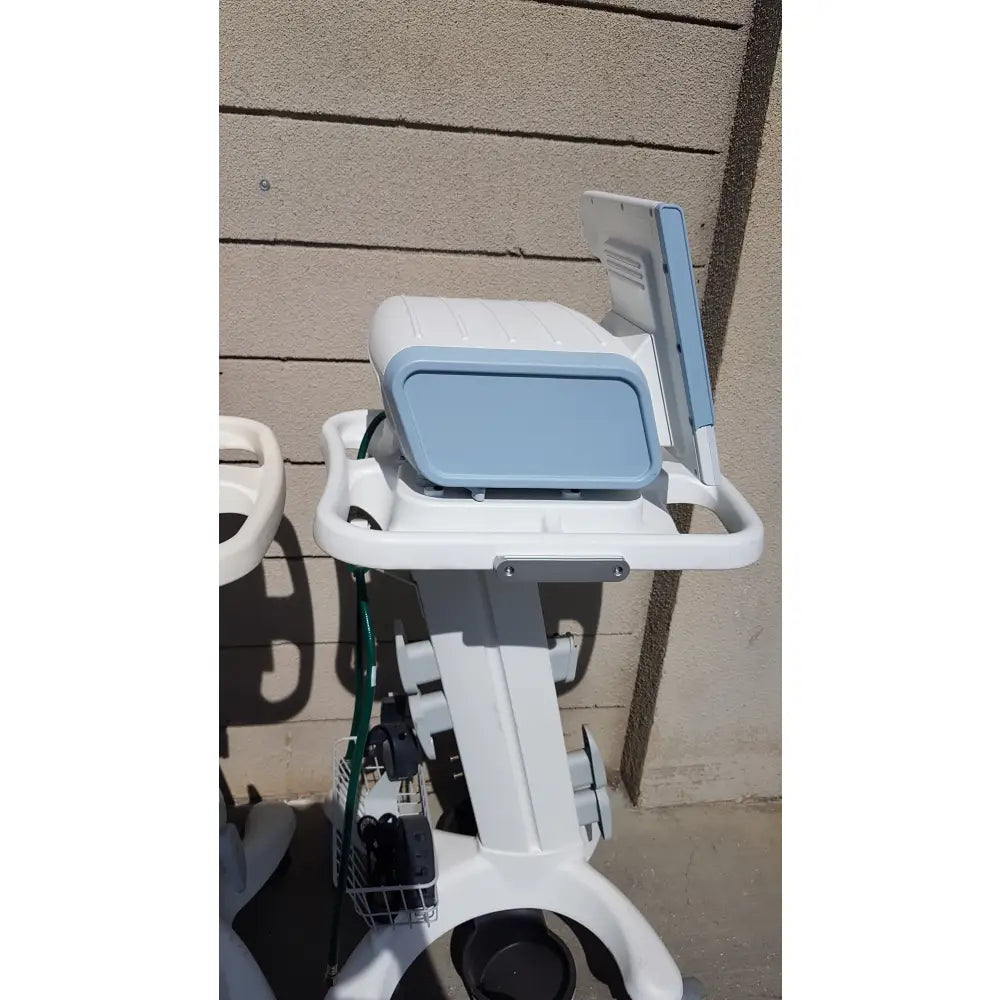 Lot of 3 Philips Respironics V60 Ventilators With Rolling Stands - Ventilator