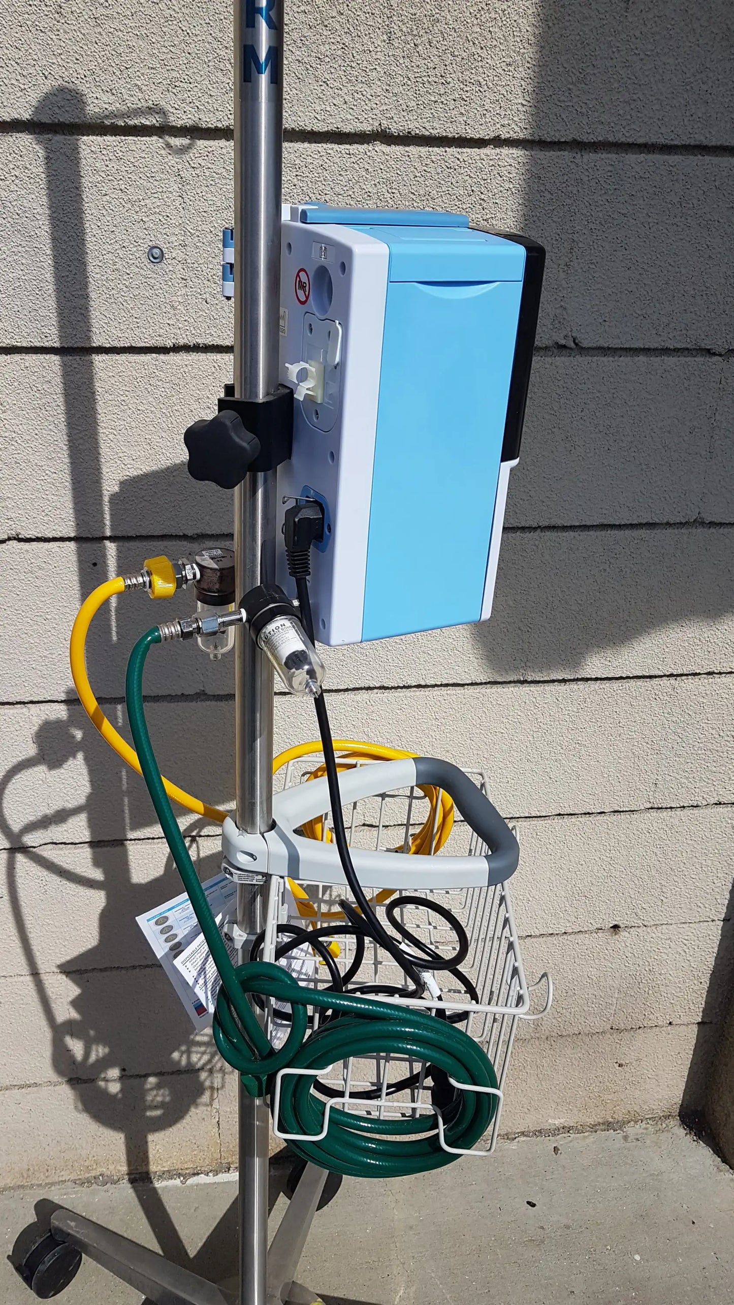 Lot of 3 - Vapotherm Hi-VNI Respiratory Therapy Units With Stands - Respiratory Therapy Unit
