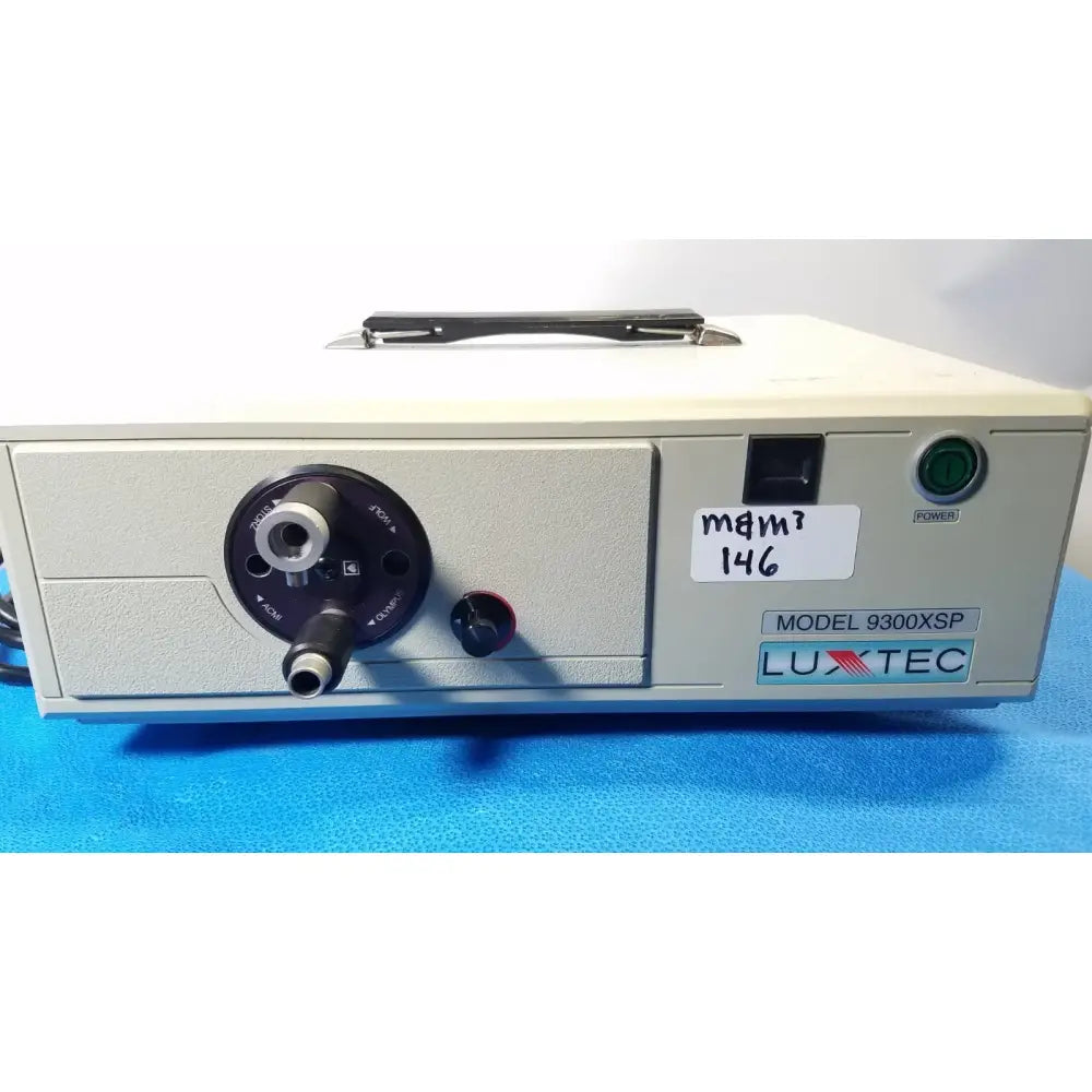 Reuse Medical Luxtec Model 9300XSP Endoscopic Light Source Fiber Optic Illuminators/Light Sources, second-hand product photo 1