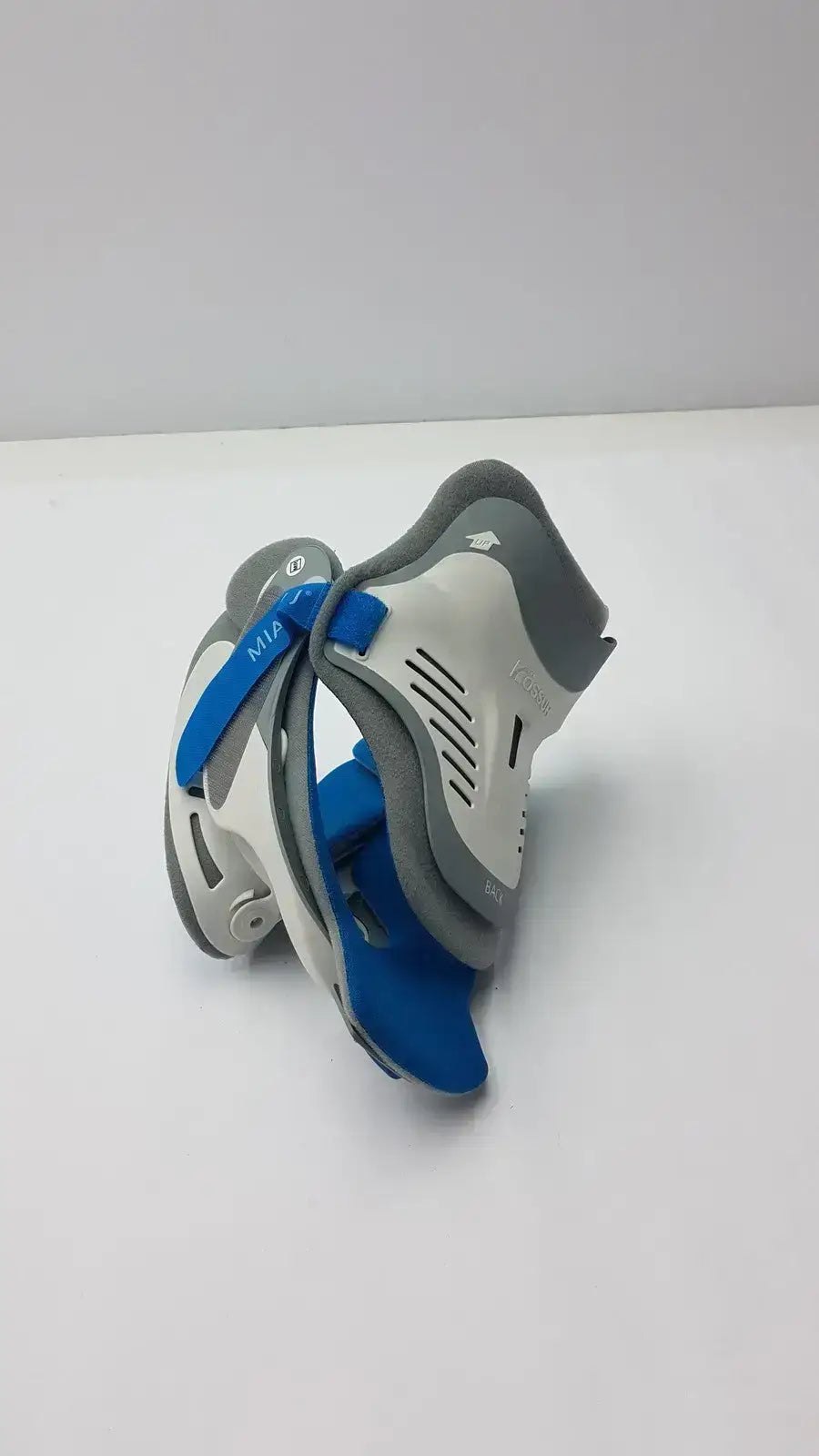 Miami J Cervical Neck Collar Adjustable Brace Support Blue Cervical Collar, second-hand product photo 9