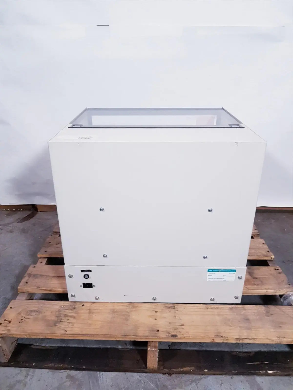 Reuse Medical New Brunswick Scientific CLASSIC C24 Lab Incubators, new product photo 1