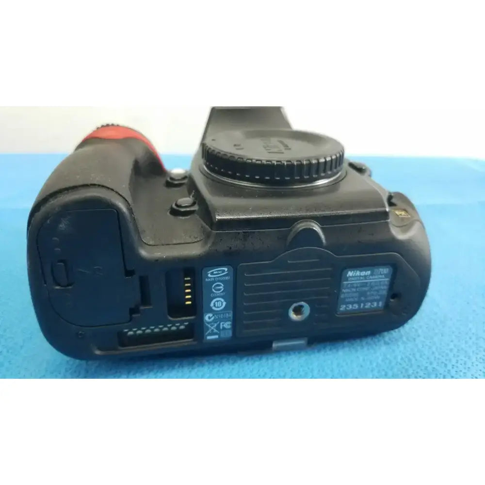 Nikon D700 Digital SLR Camera - Black Digital SLR Camera, as-is (for parts) product photo 14