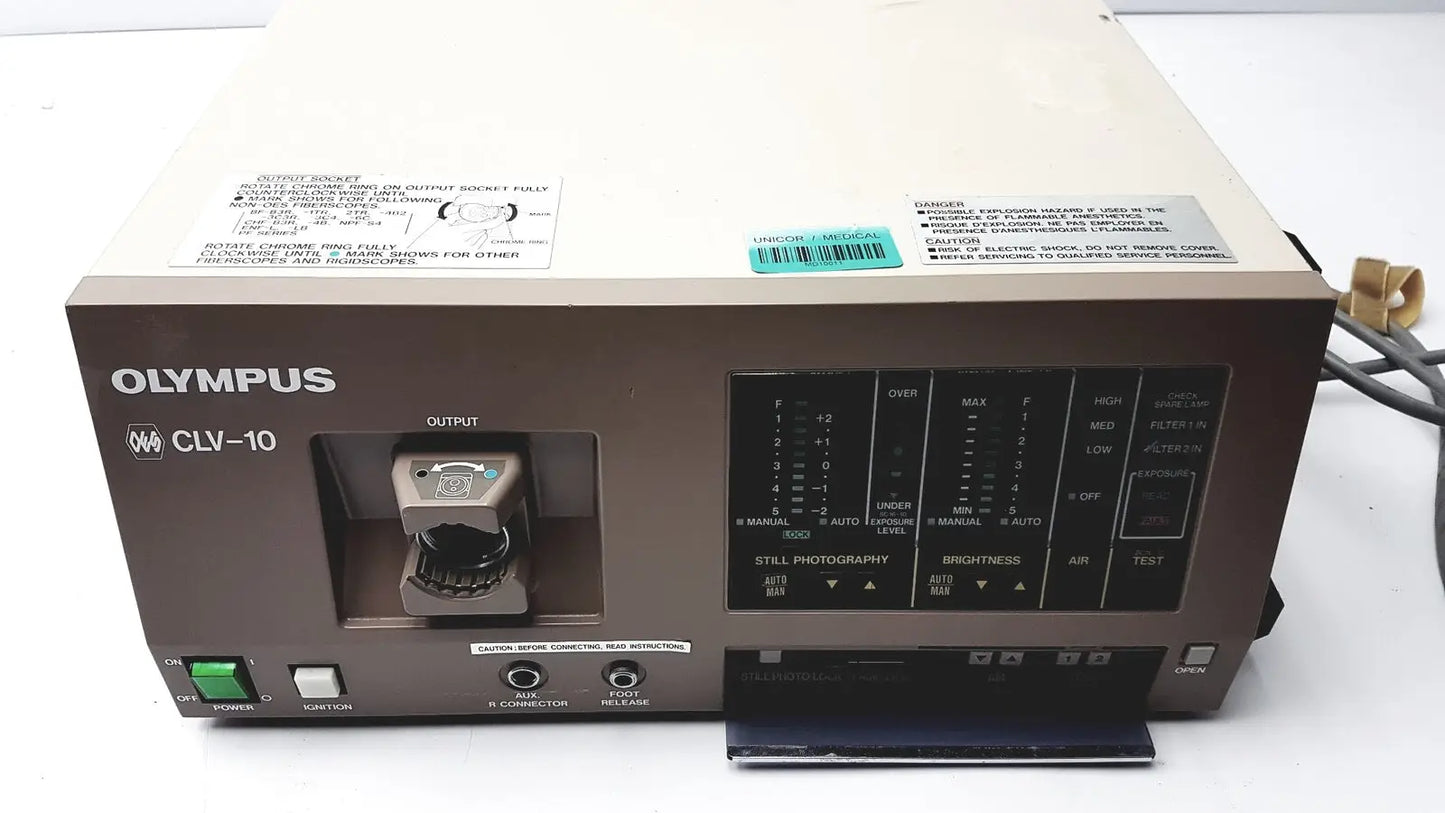 Reuse Medical Olympus CLV-10 OES Xenon Air/Light Source Fiber Optic Illuminators/Light Sources, second-hand product photo 1