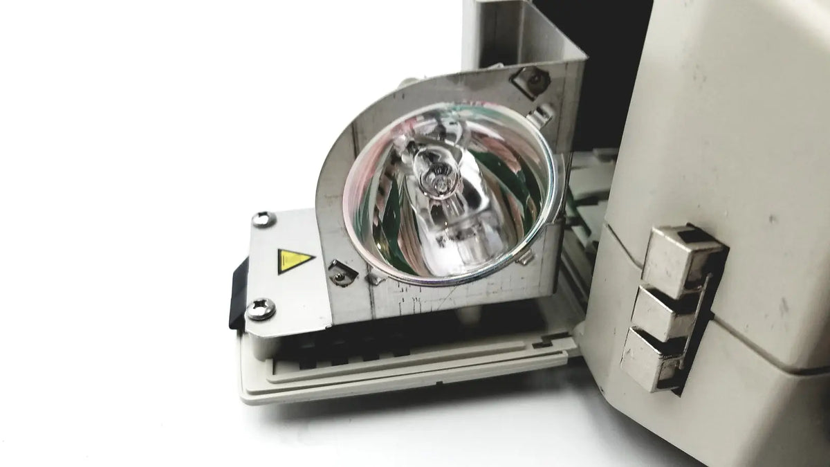 Silver projector lamp bulb with reflective glass housing and metallic bracket for orascoptic zeon illuminator dental fiber-optic light source