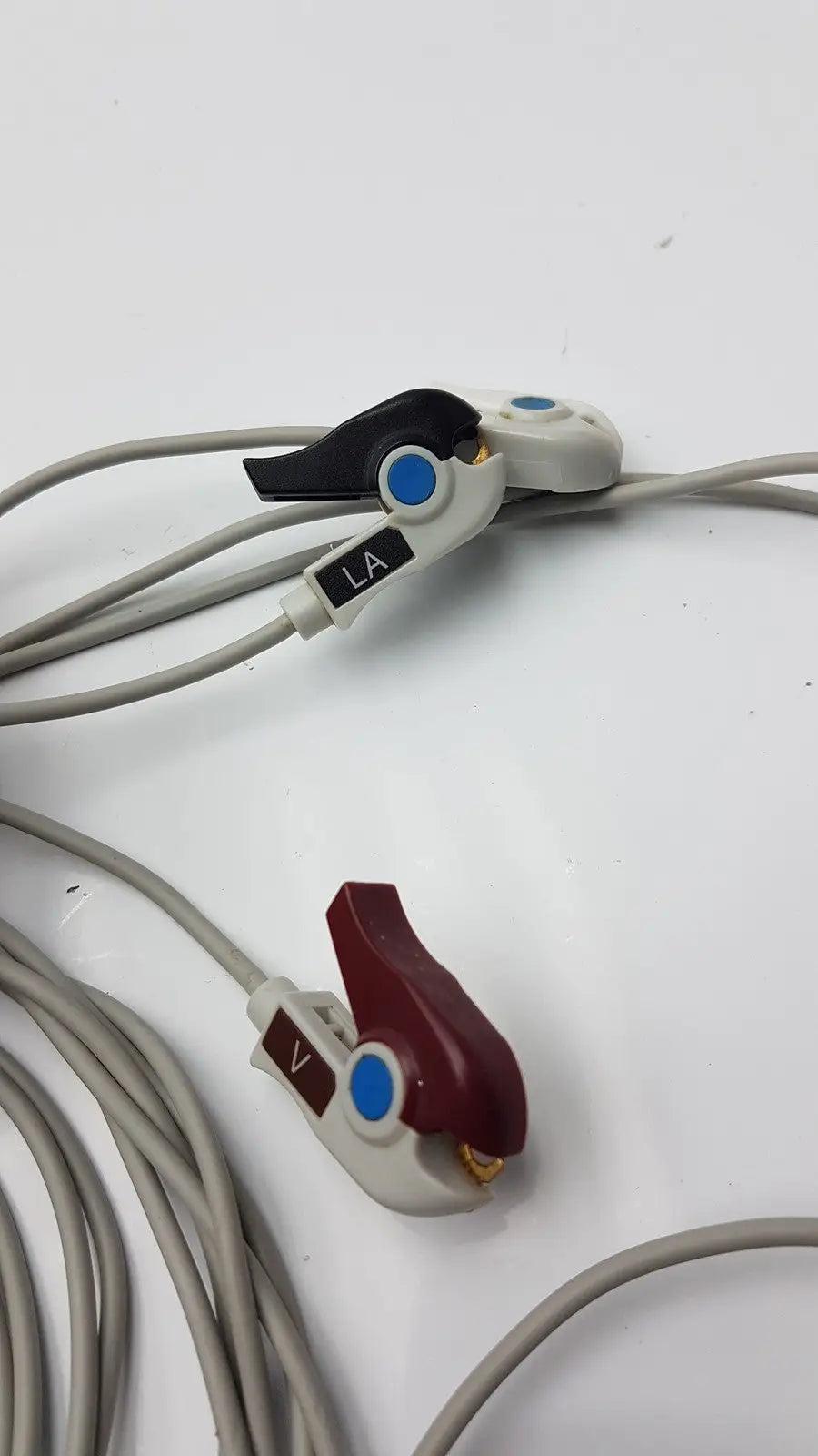 Philips compatible ECG lead cable 5-lead with black and maroon clips labeled la and v connected by gray cables