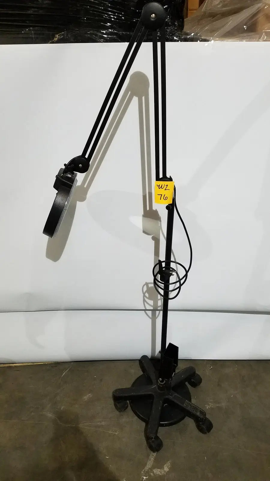 Reuse Medical Portable Magnifying Light Lamp AC110V/60Hz With Rolling Stand Lamps, as-is (for parts) product photo 1