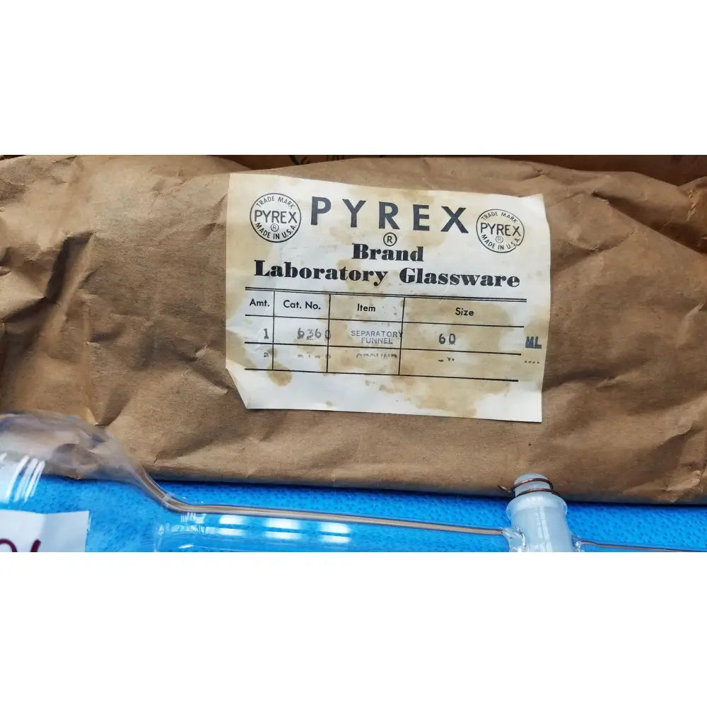 Pyrex 60ml separating funnel label on brown paper packaging for borosilicate glass long stem with PTFE key