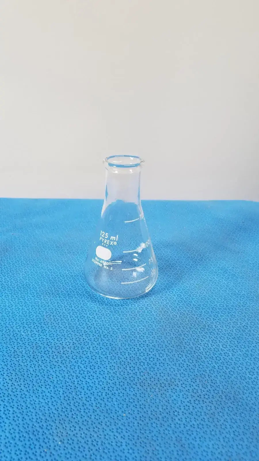 PYREX Erlenmeyer Flask, 125 mL, Glass, Narrow Mouth, Plain Erlenmeyer Flask, second-hand product photo 4