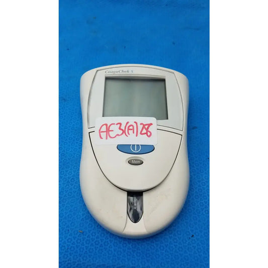 Roche CoaguChek S Coagulation Meter Coagulation Meter, second-hand product photo 2