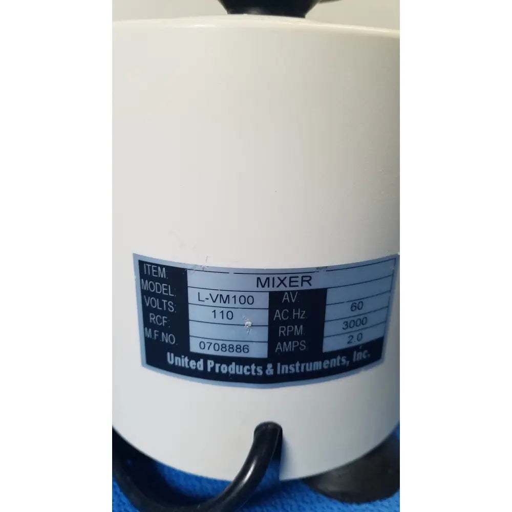 White cylindrical unico vortex mixer l-vm 100 with black base 110 volts ac and 3000 rpm for laboratory use
