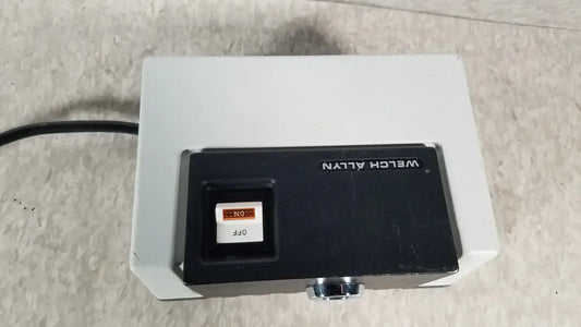 Welch Allyn 48300 Lite Box, Input .34A/120V 60HZ Light Source, second-hand product photo 2