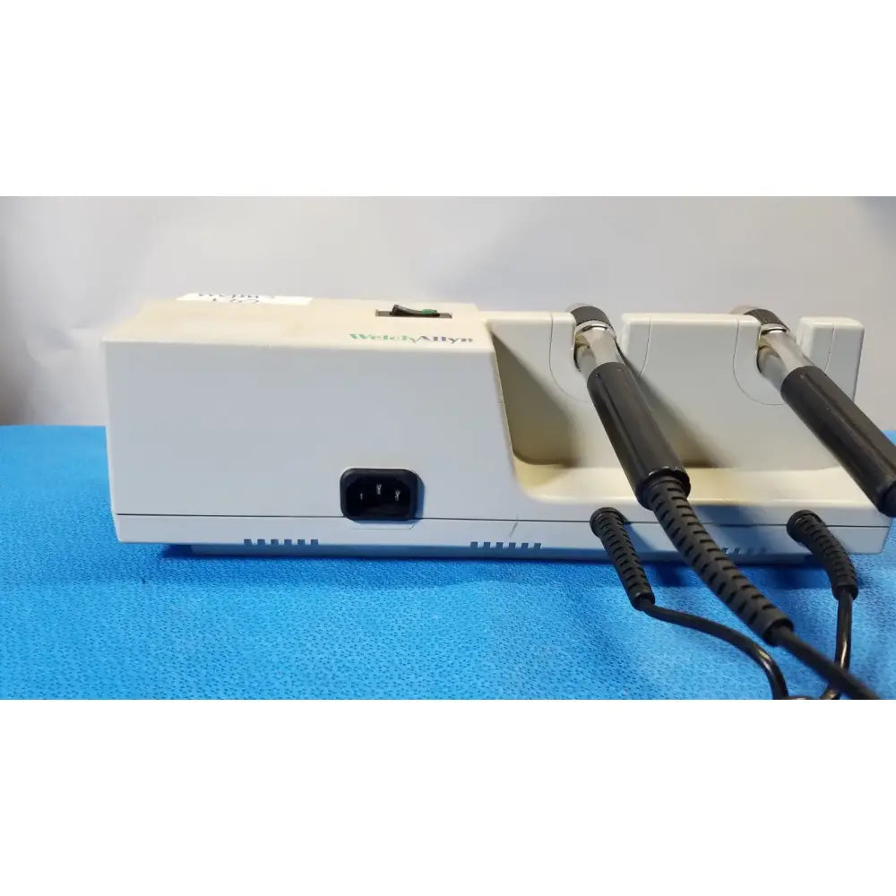 Reuse Medical Welch Allyn 767 Otoscope Wall Transformer – Wall-Mounted Diagnostic Power Unit Otoscopes & Ophthalmoscopes, second-hand product photo 1