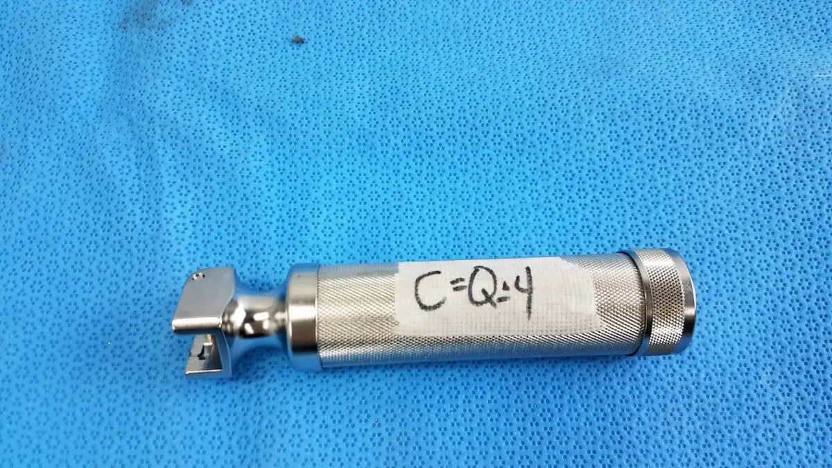 Reuse Medical Welch Allyn Medium Fiber Optic Laryngoscope Handle Laryngoscopes, second-hand product photo 1